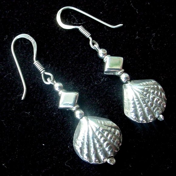 HILLTRIBE SILVER & STERLING SCALLOP SHELL EARRINGS SEASHELL 1-1/4" DROP OOAK - Picture 3 of 3